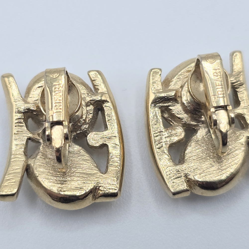 Vintage Trifari Gold Tone White Cabochon Clip On Earrings Mid Century MCM - Picture 12 of 14